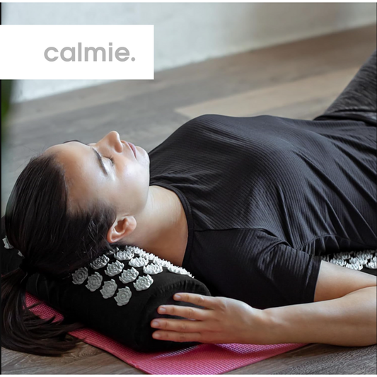 calmie.™  acupressure mat and pillow set.